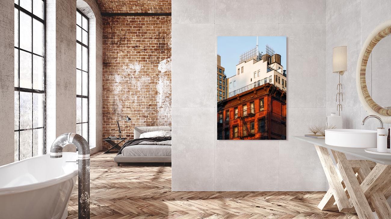 Historical and modern building in Midtown Manhattan 2025